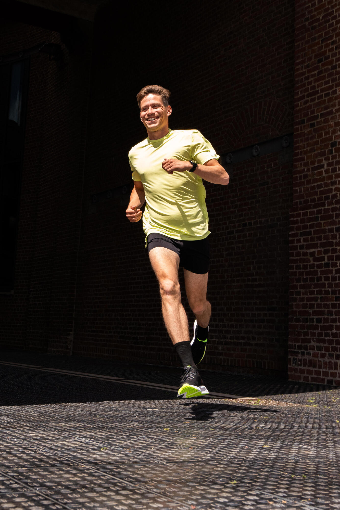 Kiprun Men's Run 500 Dry Running T-shirt