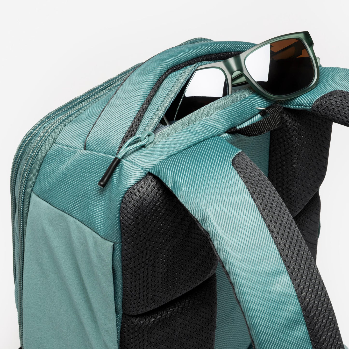 Quechua NH500 Escape 16 L Hiking Backpack
