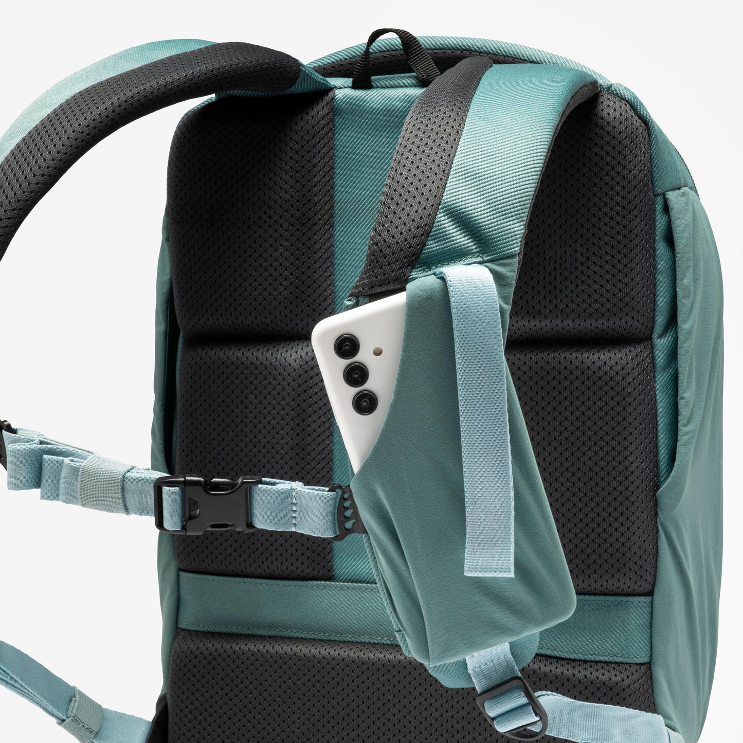 Quechua NH500 Escape 16 L Hiking Backpack