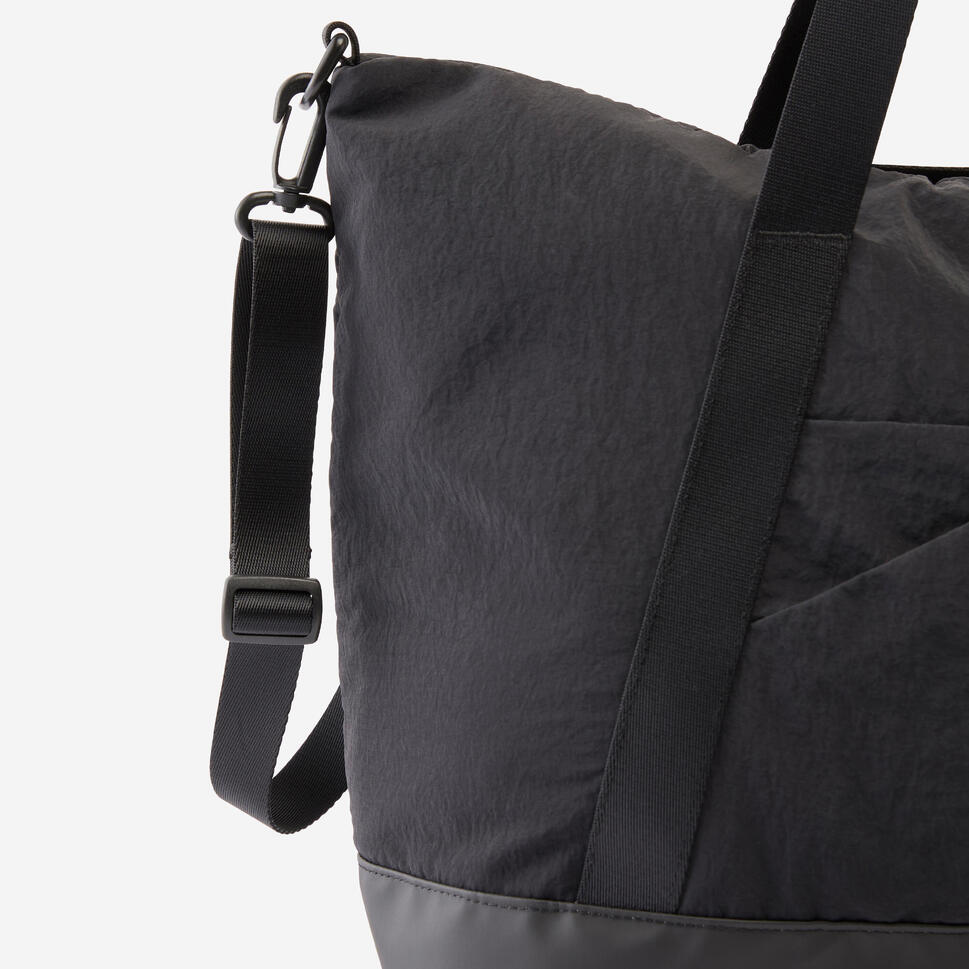 28L Sports Bag with Waterproof Pocket