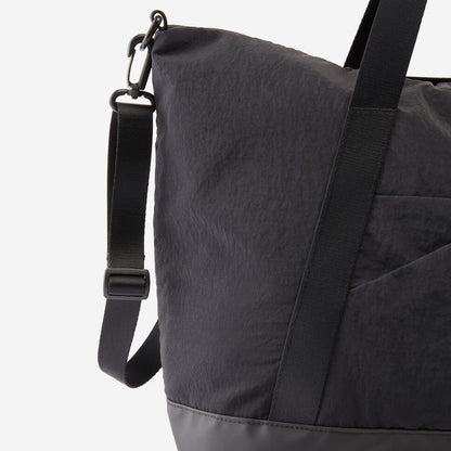 28L Sports Bag with Waterproof Pocket