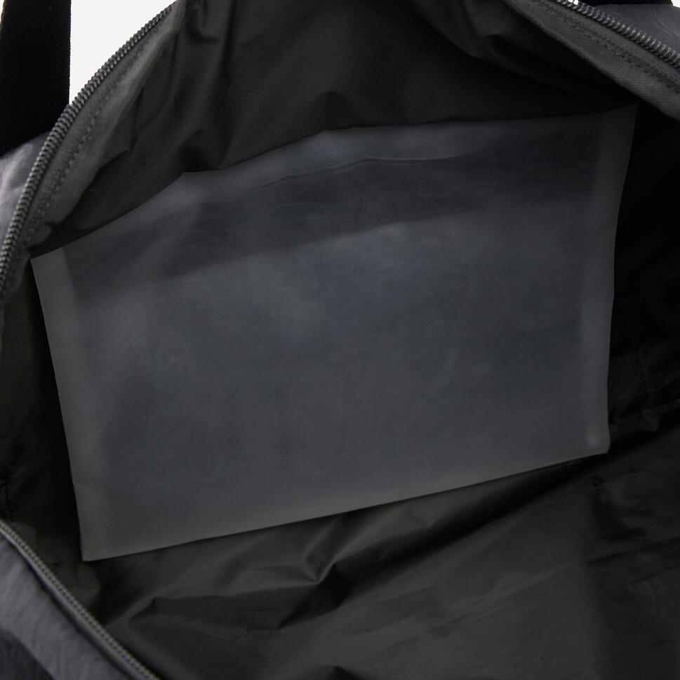 28L Sports Bag with Waterproof Pocket
